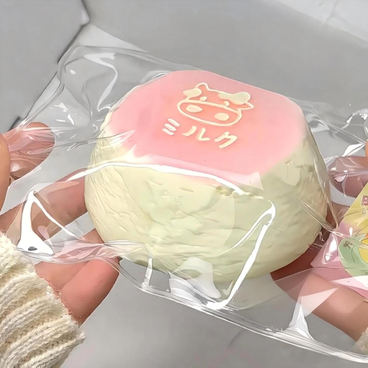 牛ケーキ スクイーズ 質感 サイズ 色々4個セット Amazon | スクイーズケーキおもちゃ ぷにぷに 水感 ストレス解消